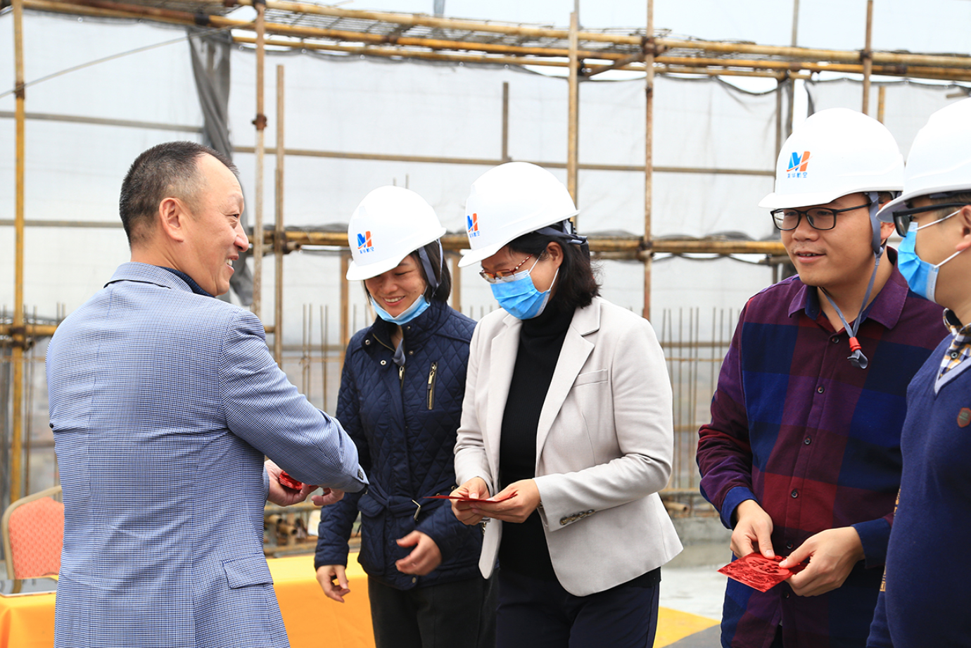 美华航空封顶仪式圆满成功